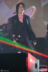 组图：日本摇滚乐团GLAY开唱 为观众奉献经典