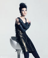 组图：王菲离婚后现身 过往奇装异服造型盘点