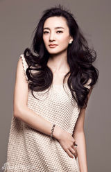 组图：王丽坤清新写真展水漾灵秀气质