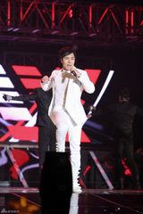 高清组图：韩团神话14周年纪念演唱会盛况空前