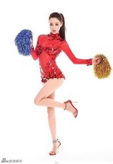 组图：刘朵朵变身奥运啦啦队为中国队加油喝彩