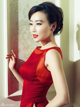 组图：毛俊杰曝贺岁写真 曲线毕露火红诱惑