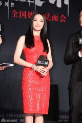 组图：《控制》姚晨复出 与吴彦祖拍吻戏紧张