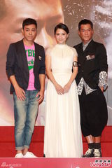 组图：《逃出生天3D>》首映 青云古仔有默契