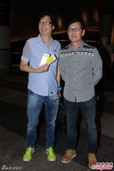 组图：李克勤助阵安全地带开唱 周慧敏现身捧场