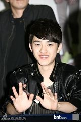 组图：韩国组合EXO-K出席粉丝签名会尽展帅气魅力