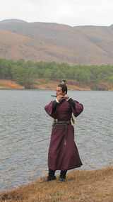 组图：《倾世皇妃》二轮热播 严宽笛声传情剧照曝光