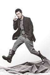 组图：夏雨登《达人志》封面 炫酷写真尽显成熟气质