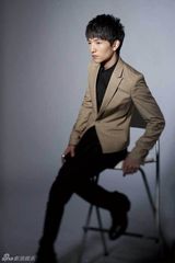 组图：型男组合Aone天下服装大片