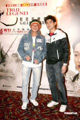 幻灯：《苏乞儿》香港首映 醉拳街舞表演向八爷致敬