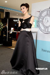 组图：范玮琪走秀扮“赫本” 提前感受婚礼气氛