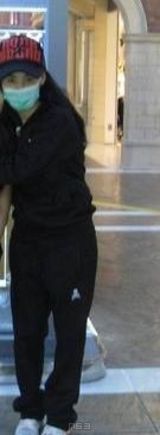 组图：谢霆锋夫妇携子游澳门 Lucas大笑扮可爱