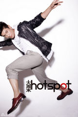 组图：吴奇隆最新杂志大片 事业全面开花成吸金王