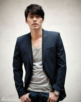 高清组图：玄彬退伍首拍写真 诠释从少年到男人