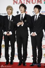 组图：韩男团帝国之子演唱会 劲歌热舞引爆现场