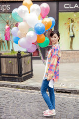 组图：张萌文艺写真曝光 格子衬衣清新笑容