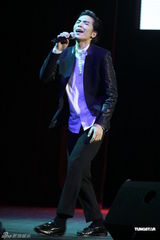 组图：萧敬腾上海办歌友会 5首歌被定违规将遭禁