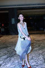 组图：陈燃飘逸大气现身上海 IT GIRL成时尚宠儿