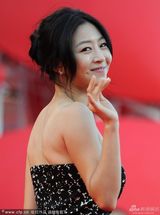 组图：《莫比乌斯》首映 李恩雨着抹胸裙抢镜