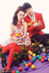 组图：马梓涵刘晏辰圣诞萌照 气氛温馨