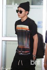 组图：韩团BEAST结束日本演唱会归国亮相机场