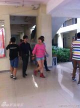 组图：汪峰三亚拍戏章子怡爱相随 开房缠绵3日