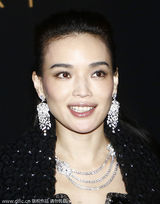 组图：舒淇贵妇裙装闪亮抢镜 一身珠宝雍容华贵