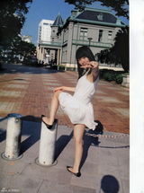 组图：AKB指原莉乃爆冷夺冠 盘点青春性感照