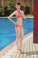 组图：中华小姐泳装照拍摄 选手血糖过低险晕倒