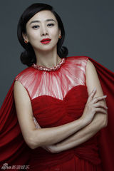 组图：翁虹情人节红妆上阵 展自信女人幸福美