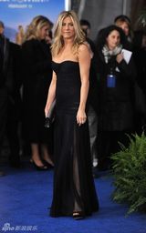 高清图：《随波逐流》首映 安妮斯顿pk妮可-基德曼