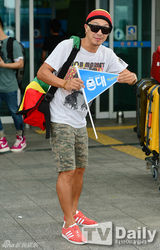 组图：HAHA为宣传动漫《怪物大学》赴香港