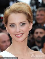 高清组图：《吾栖之肤》首映 班德拉斯吻导演