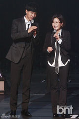 组图：李升基等助阵恩师李善姬发片激情献唱