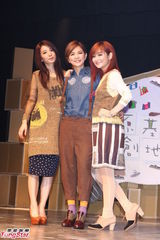 组图：SHE合体Selina被催生Hebe急当人妻