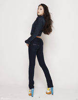 高清组图：韩团WG绍熙拍牛仔写真 展性感曲线美