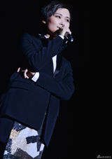 组图：李宇春青岛个唱劲歌热舞表情卖萌