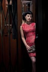 高清图：邬君梅窈窕身段演绎美丽旗袍秀