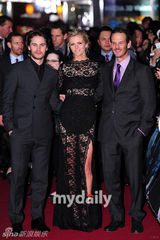 组图：布鲁克林-戴可儿等赴韩国宣传新片《战舰》