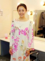 组图：杨童舒受邀赴日本拍摄广告 展温婉少妇形象