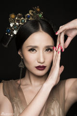 组图：万美汐清宫穿越妖艳写真