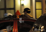 独家：蒲巴甲疑曝恋情 携神秘美女逛街回公寓