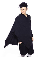 组图：耿笑博携新作出发歌坛 推出全新时尚大片