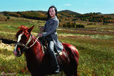 高清组图：郝蕾草原写真信马由缰 表达自然之爱