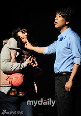 组图：Kara朴圭丽等出演音乐剧《美女的烦恼》