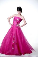 组图：实力气质女星桐溪 辞旧迎新贺岁写真曝光