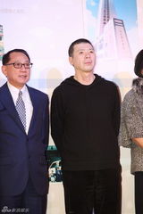 组图：英皇新年大计 谢霆锋拍戏做菜两不误