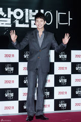 高清组图：朴施厚郑在英出席《我是杀人犯》发布会