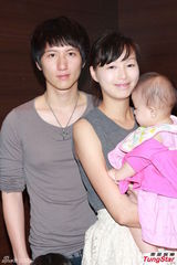 组图：张可颐劝邓萃雯勿太执着 望早发电视牌照