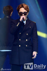 组图：BEAST酷帅助阵公演 Dal★shabet火红性感